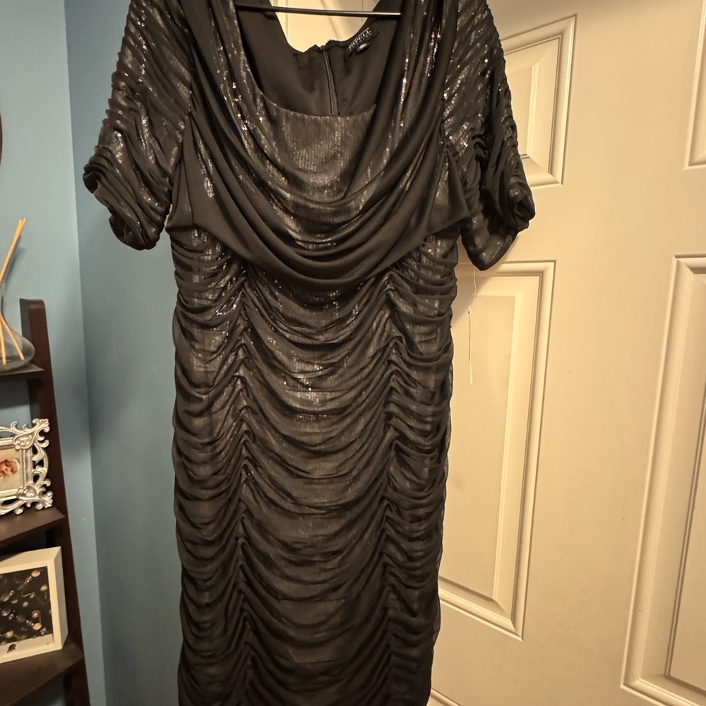 Adrianna Papell Black Ruched Sequin Midi Dress